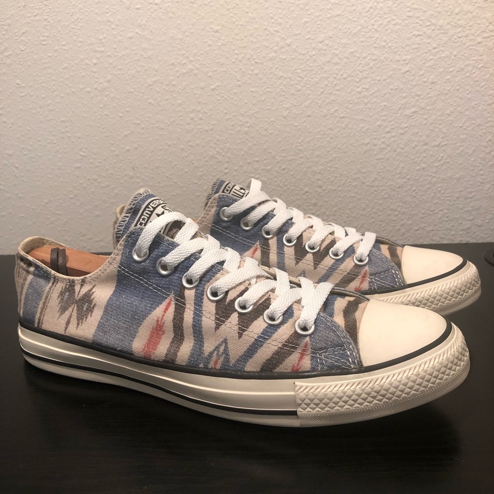 Converse Chuck Taylor Low Top Mens Sz 9